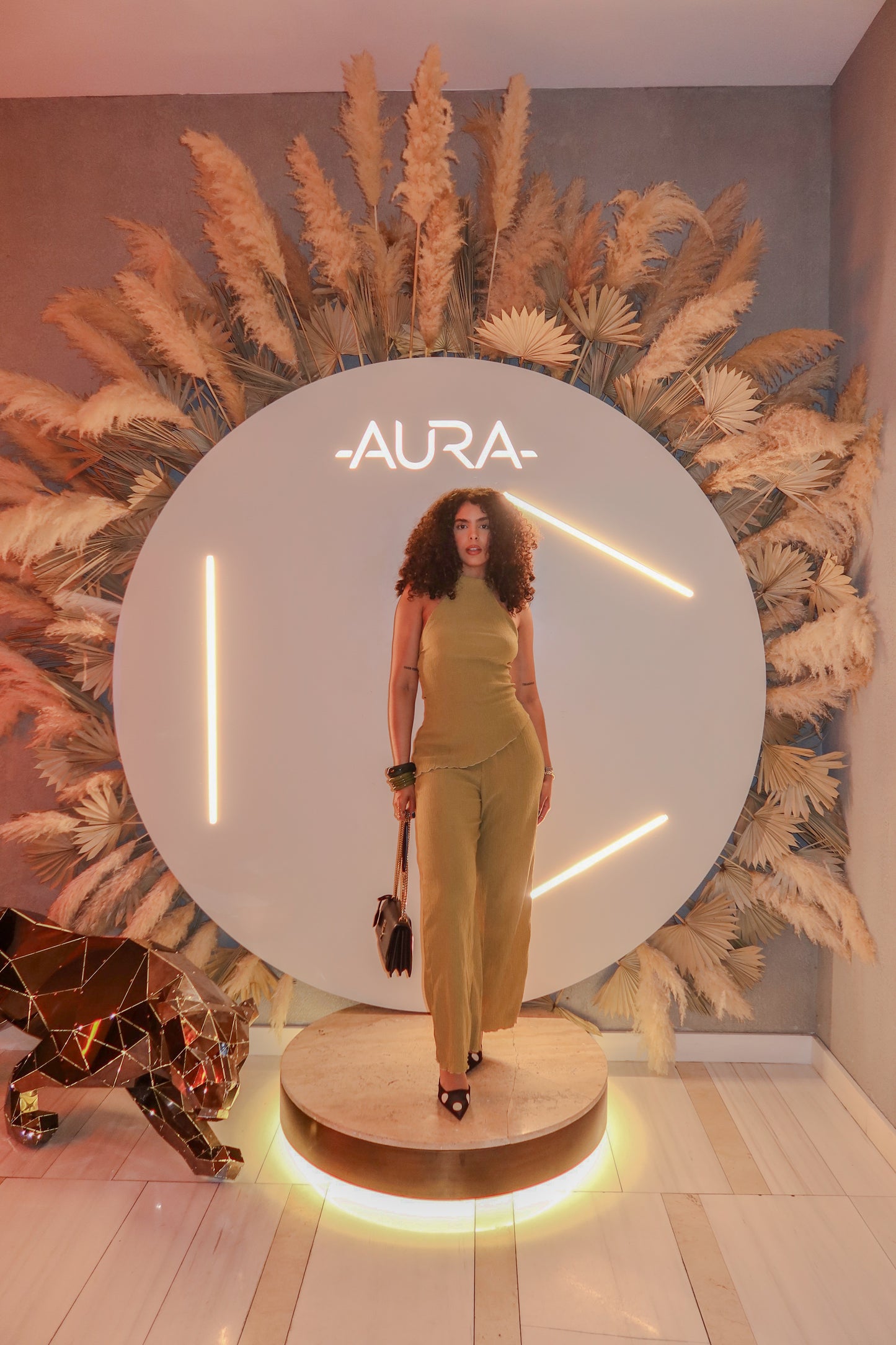Aura set